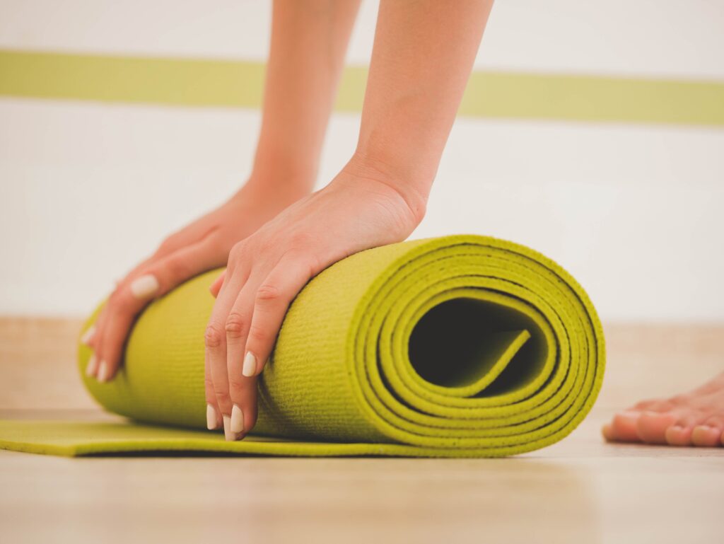 What to Expect When Visiting a Yoga Studio for the First Time