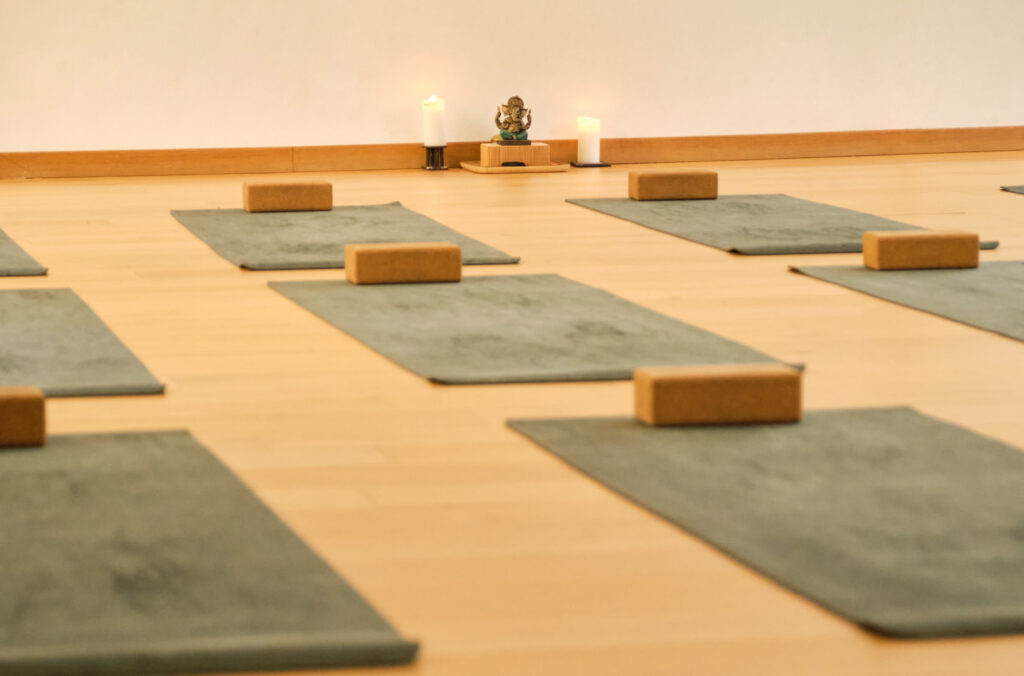 How Do I Choose the Best Yoga Studio Near Me?